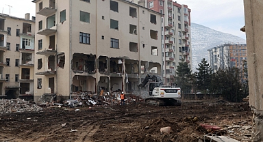 Talas’ta Yapılar Sesle Yıkılıyor