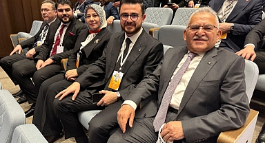 AK PARTİ'NİN TOPLANTISINA KATILDI
