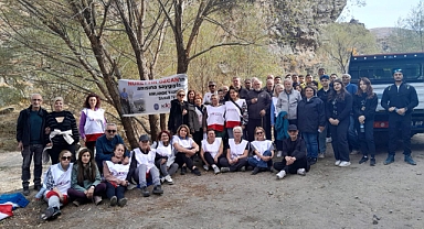 KIRLANGIÇ VADİSİ'NDEKİ TEMİZLİK NURETTİN ÖZCAN ANISINA YAPILDI