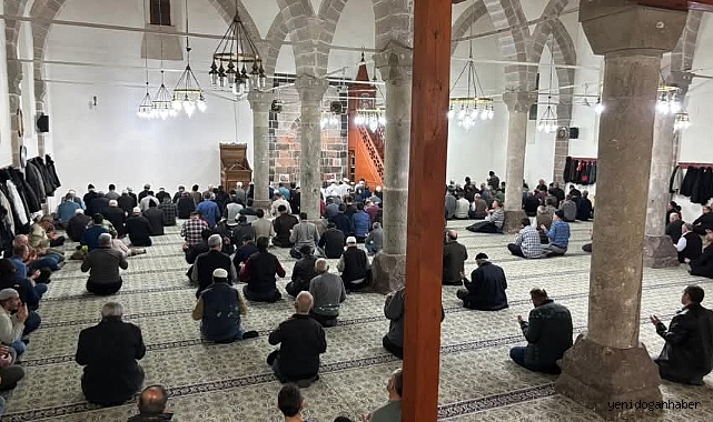 MERKE CAMİDE TERAVİH NAMAZI HATİMLE KILINIYOR