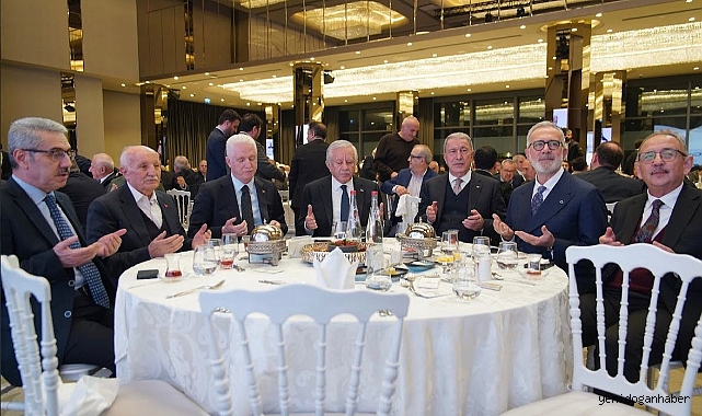 SİYASET VE İŞ DÜNYASINI İSTANBUL'DAKİ İFTARDA BULUŞTURDU